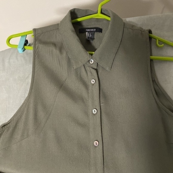 Forever 21  buttoned dress - Picture 3 of 7